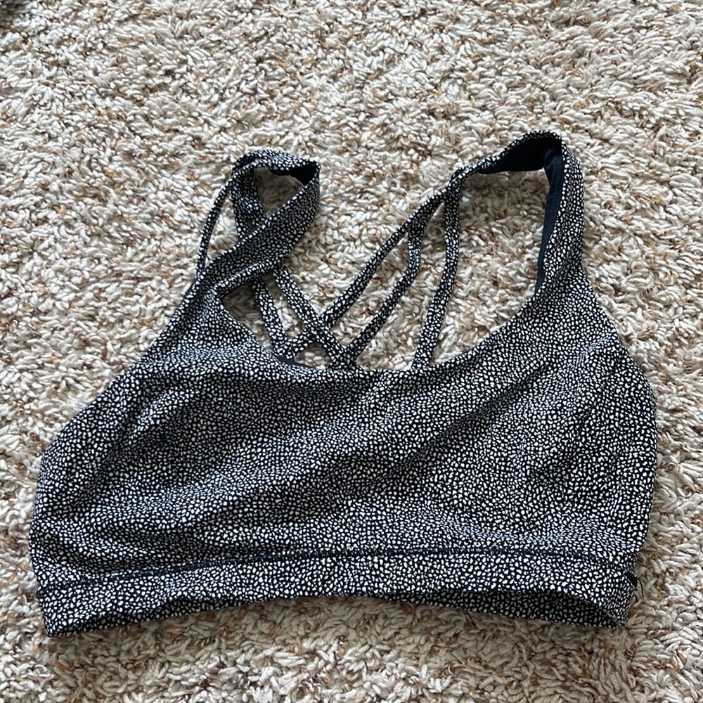 Lululemon bra size 6